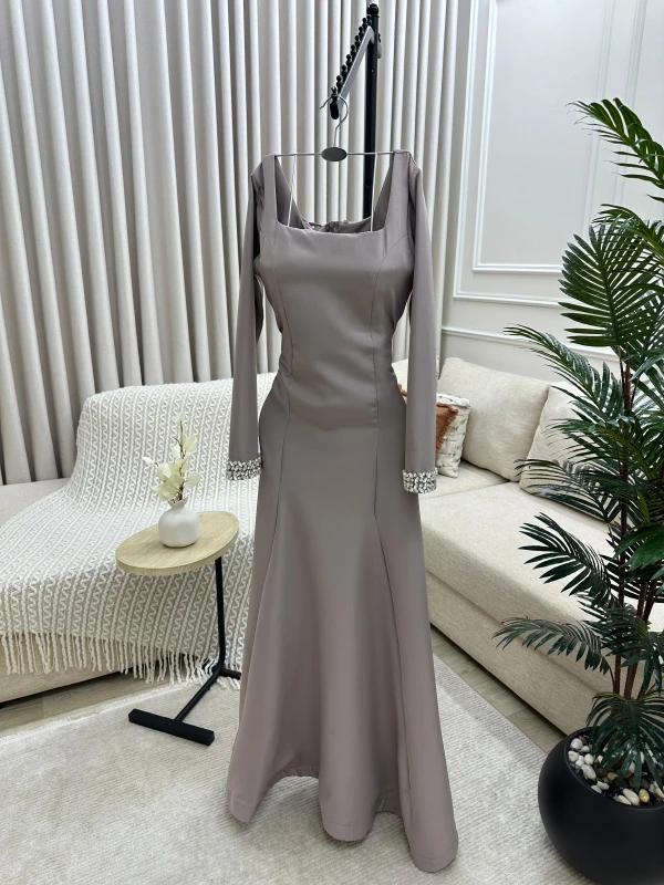 فستان نسائي باربي