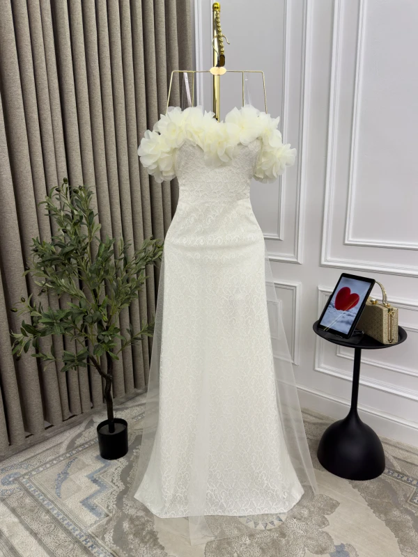 فستان دانتيل