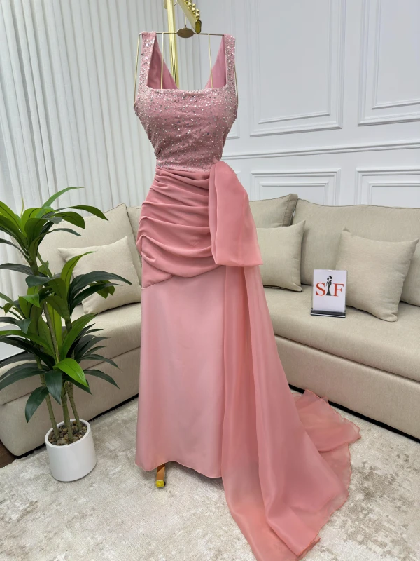 فستان باربي