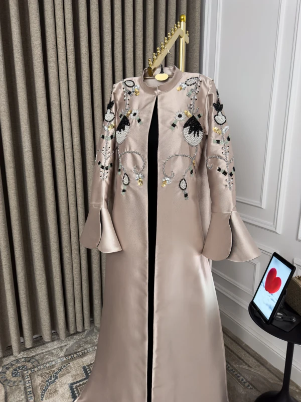 فستان ميكادو مطرز