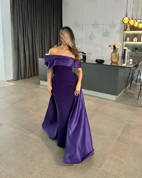 فستان نسائي: باربي + كم وذيل ميكادو