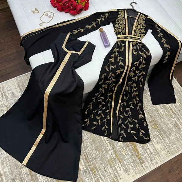 شيفون والداخليه باربي...تطريز يدوي راقي على القمااش الاصلي