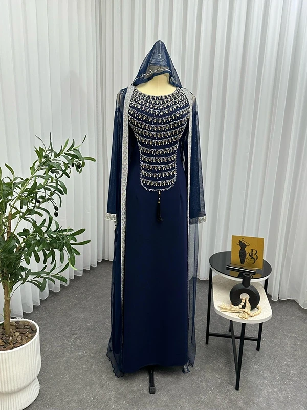 لكرا استرتش.. تطريز يدوي رااقي مطعم بفصوص الزركون