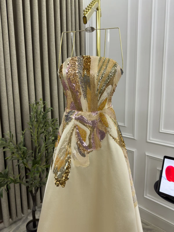 فستان ميكادو