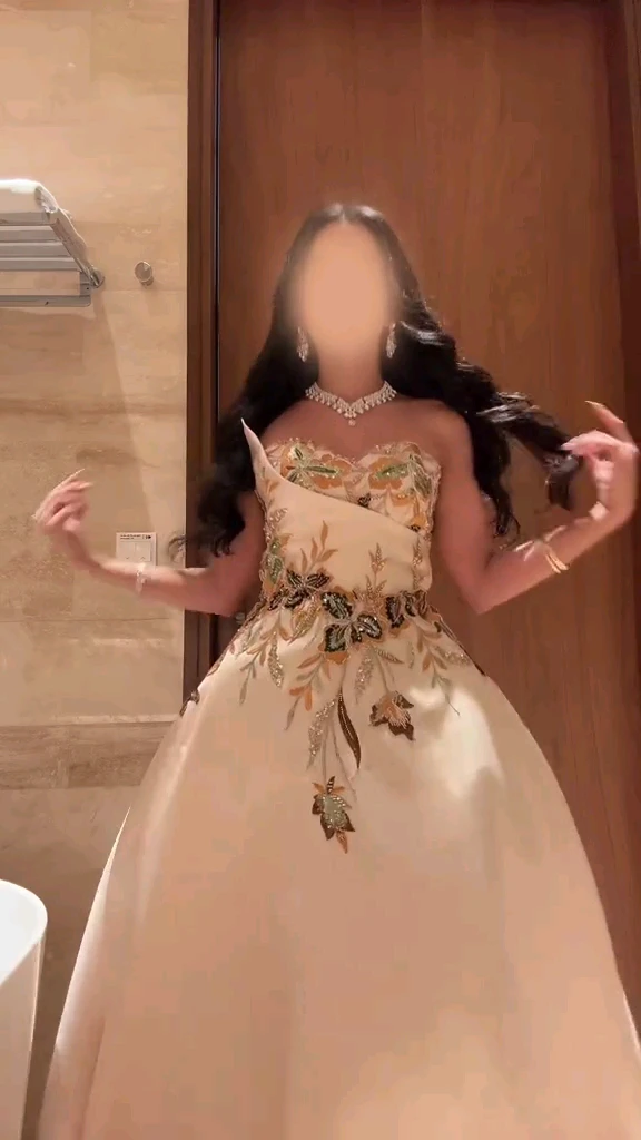 فستان ميكادو